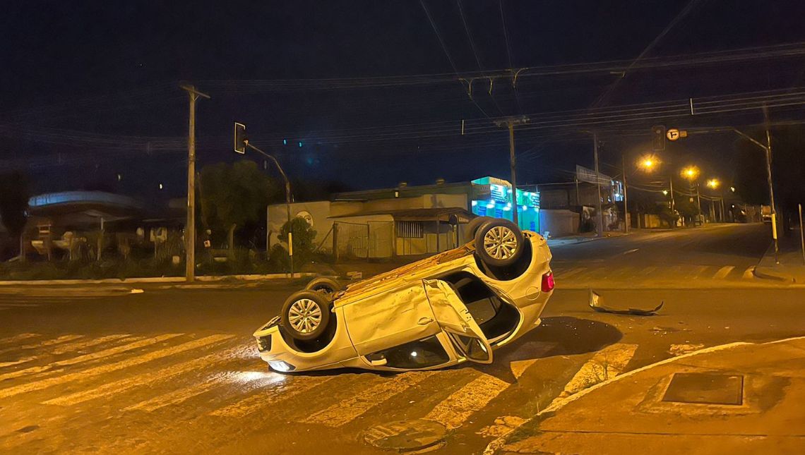 VÍDEO Equipe Panorama flagra momento em que motorista foge após provocar acidente na avenida Goiás em Jataí