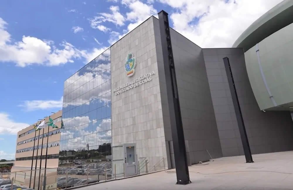 Assembleia votará aumento de salários de governador e deputados de Goiás