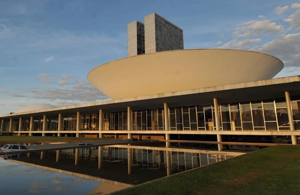 Câmara aprova aumento para presidente, ministros e parlamentares