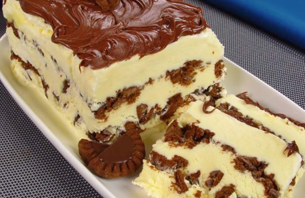 torta de sorvete com creme de avelã