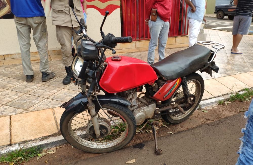 13° BBM em ação: acidente de trânsito envolvendo carro e moto deixa uma pessoa ferida no Setor Santa Lúcia em Jataí – GO