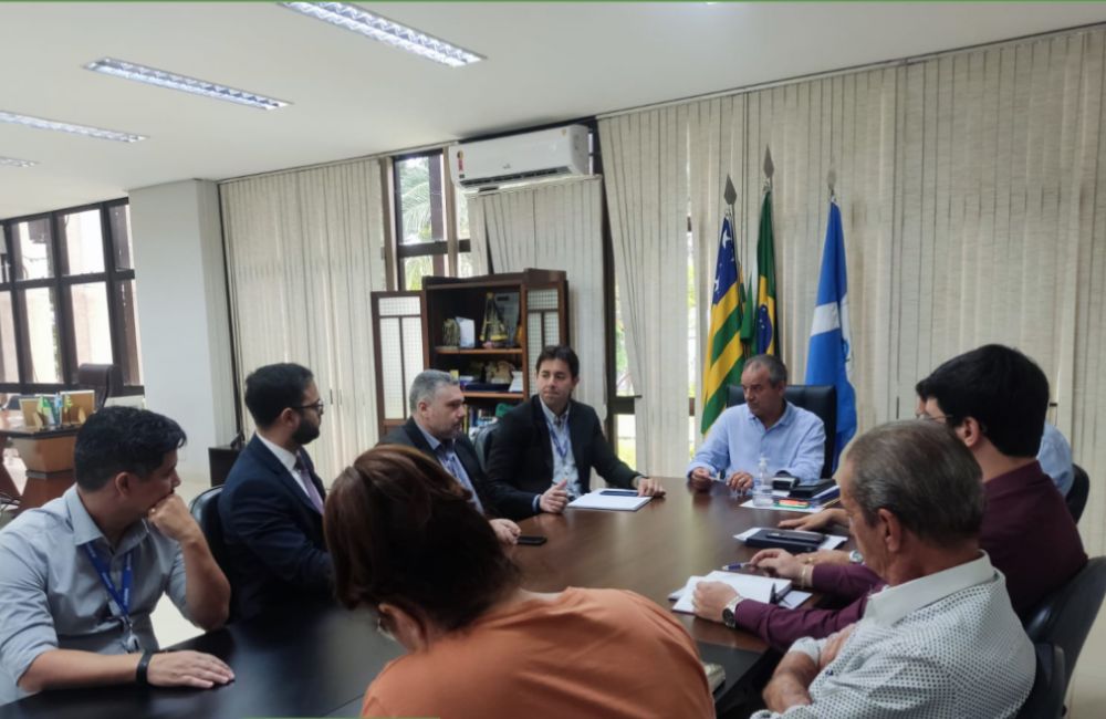 Prefeito Humberto Machado recebe representantes da empresa Equatorial Energia