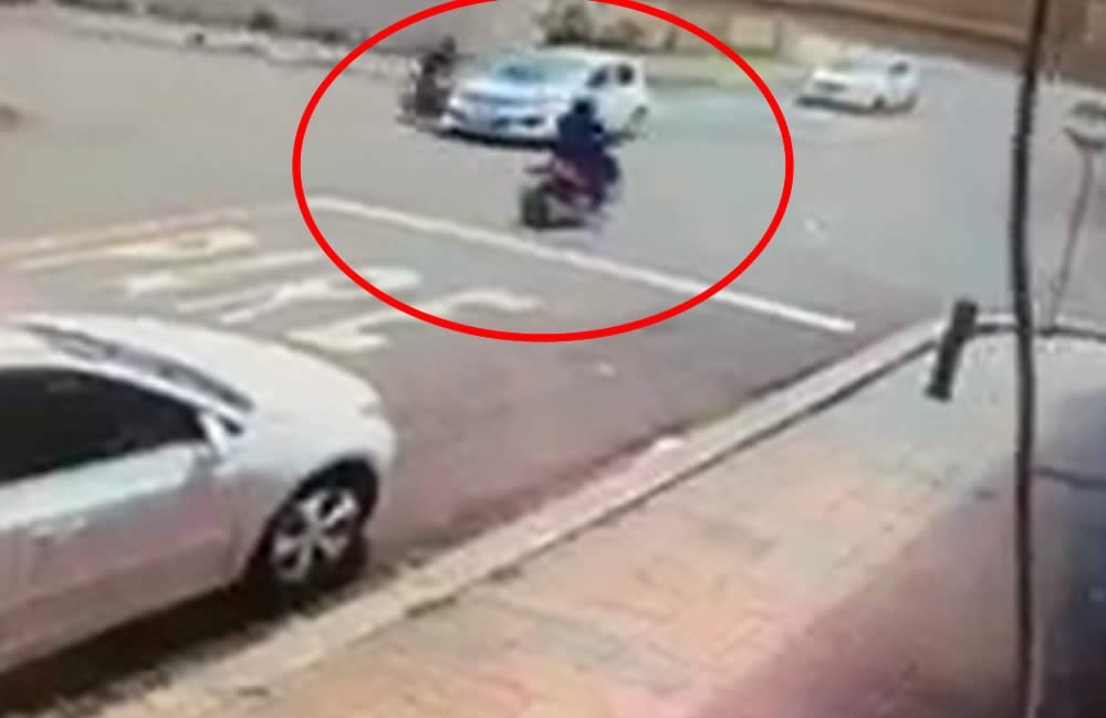 Acidente em Jataí: Motorista avança sinalização e colide com duas motocicletas, veja o vídeo