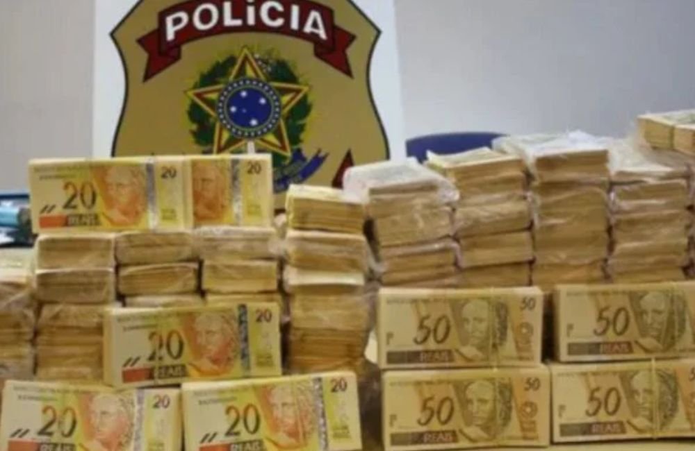 Dinheiro falso é vendido em grupo de WhatsApp e enviado pelos Correios