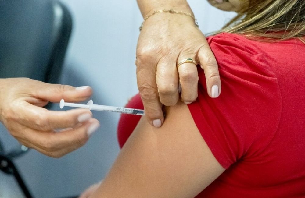 Número de casos de Covid-19 volta a crescer em Goiás