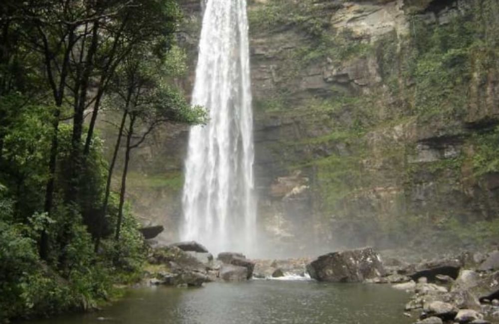 Cachoeira São Domingos um destino imperdível para os amantes da natureza em Goiás