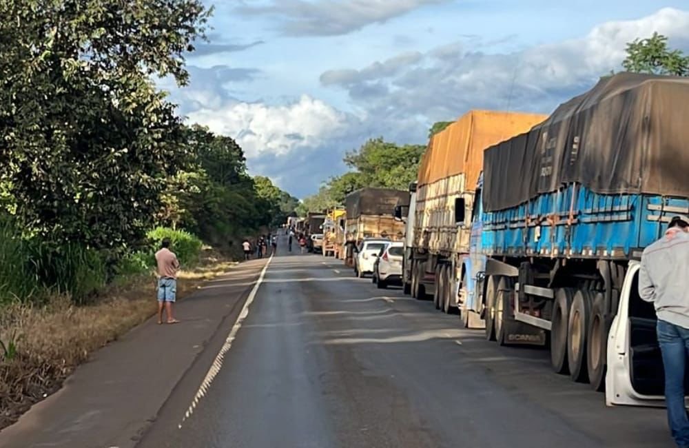 Congestionamento na BR 364 entre Jataí e Mineiros: Equipe da PRF já está no local