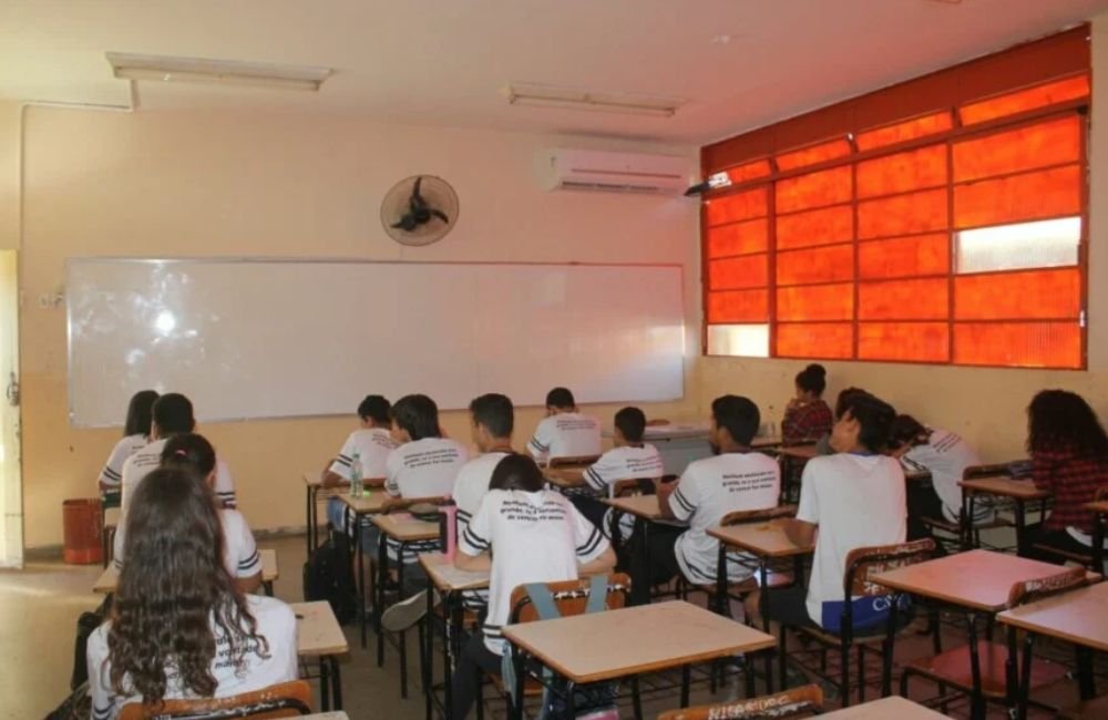 Justiça de Goiás desbloqueia salário de mais de 4 mil professores da rede estadual de Educação