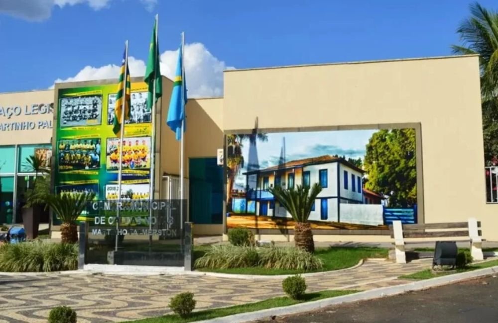 Prefeito sanciona auxílio-alimentação para vereadores em Caldas Novas