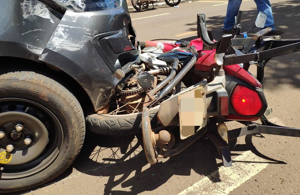 acidente carro moto