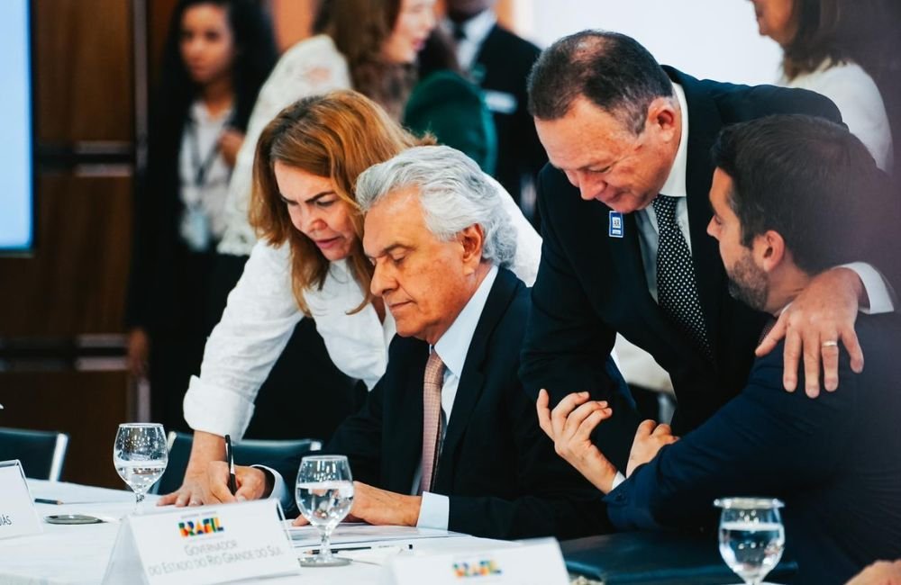 Trabalho para evitar ataques em escolas goianas é destacado durante reunião com presidente da República e governadores