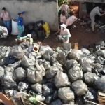 Prefeitura retira 15 toneladas de lixo de residências que acumulavam entulhos