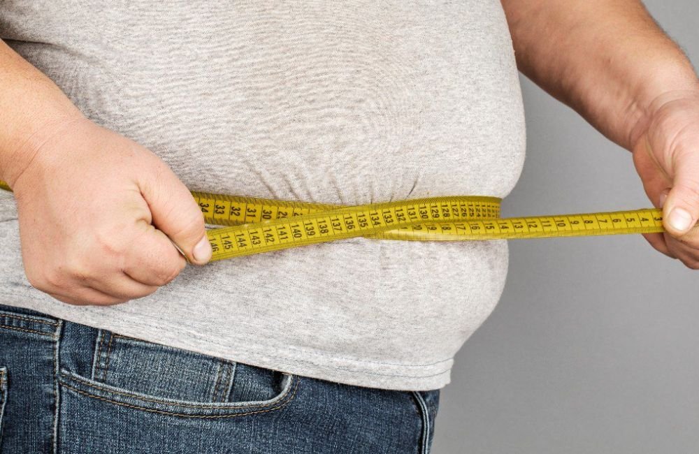 Obesidade entre jovens de 18 a 24 anos subiu 90% em um ano