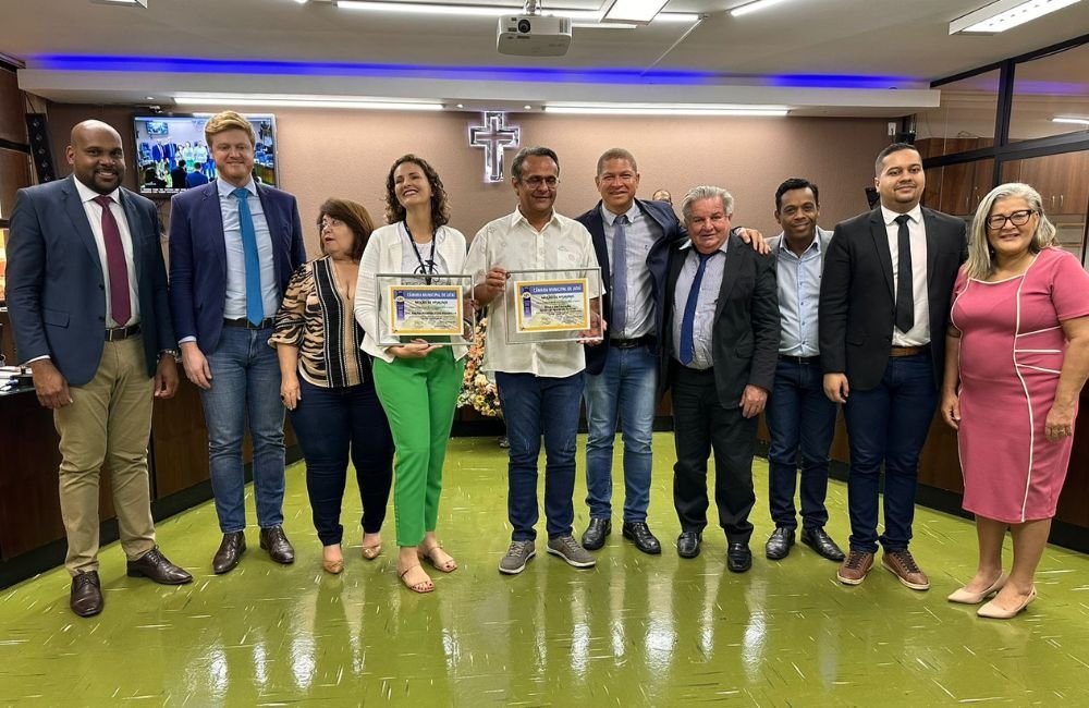 Professores são homenageados com moções de aplausos