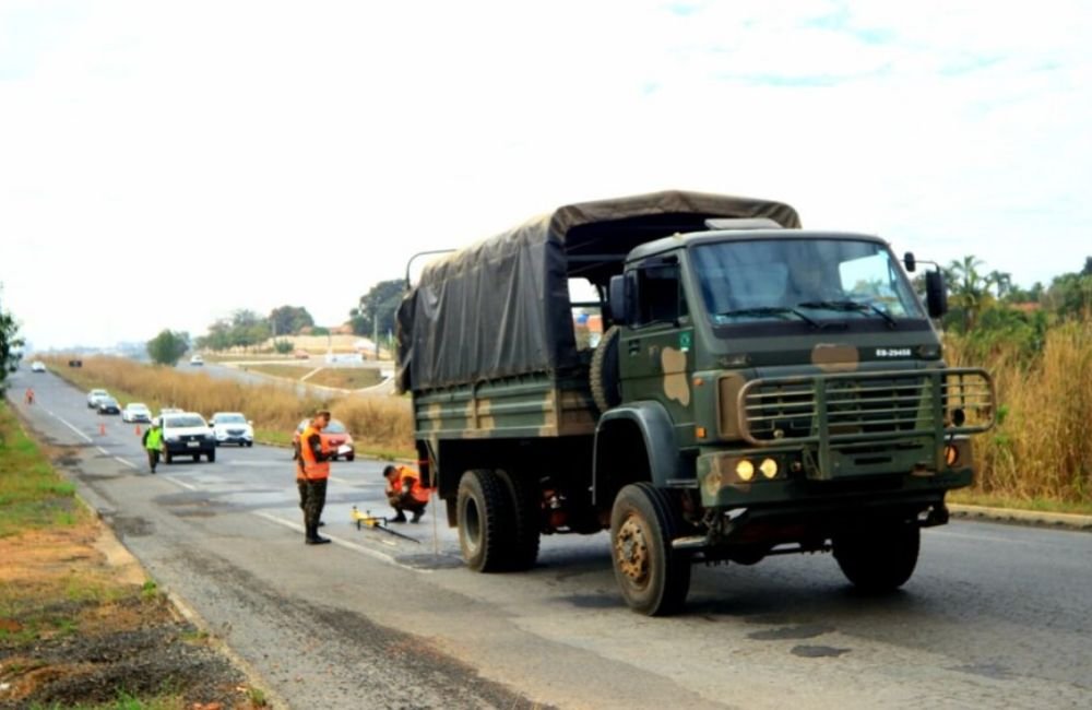 Exército inicia duplicação da GO-213, que liga Caldas Novas a Morrinhos