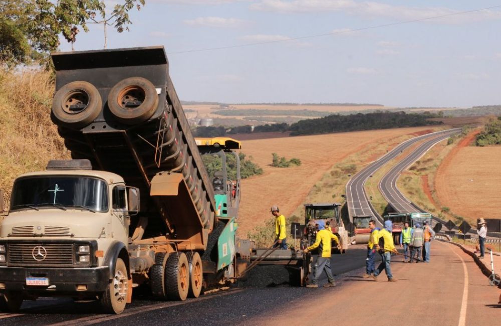 Iniciado o serviço de conclusão da capa de CBUQ de trecho do anel rodoviário de Jataí