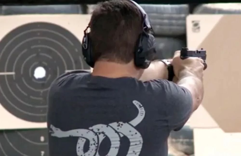 Novo decreto de armas aperta fiscalização e proíbe novas compras de pistola 9 mm