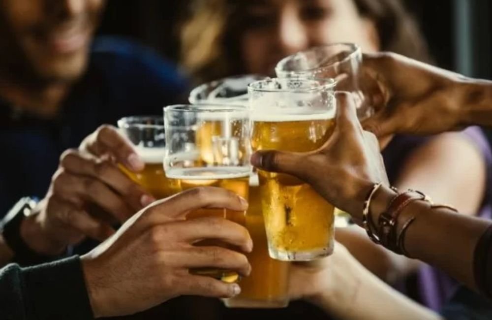 Sete em cada 10 brasileiros abusam do álcool crendo beber moderadamente