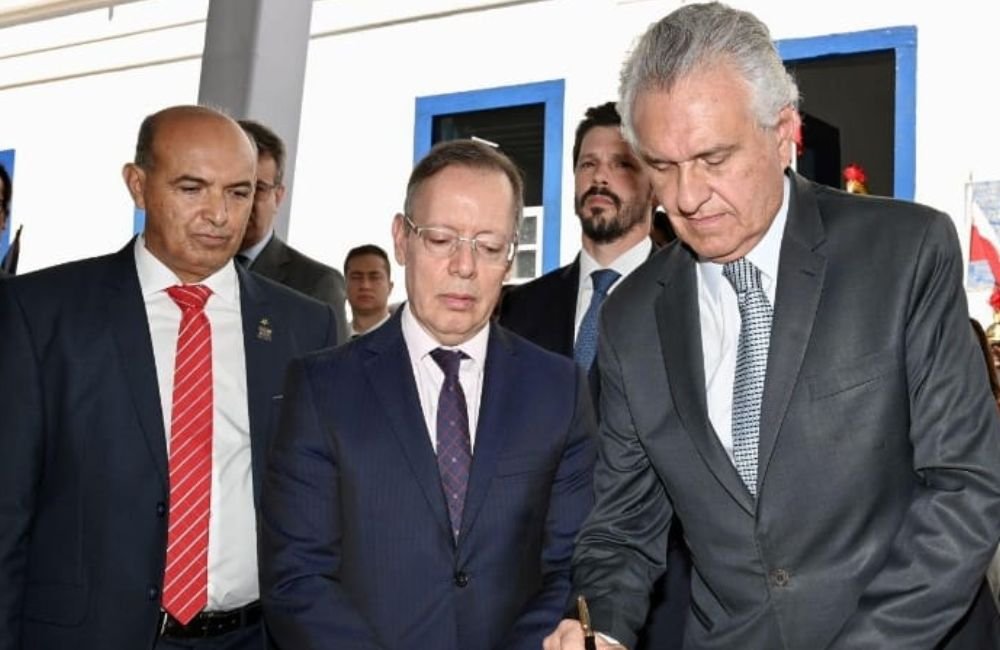 “Temos orgulho das nossas origens”, diz Caiado ao transferir capital para cidade de Goiás