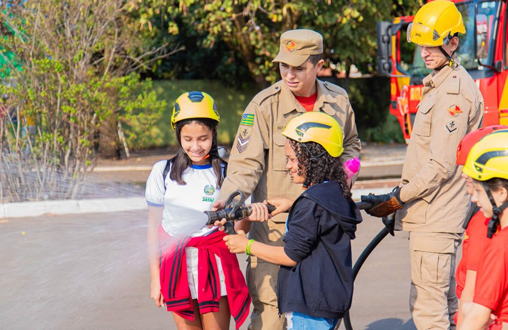 VÍDEO | Bombeiro Militar em Jataí Celebra o Dia do Soldado com Atividades Educativas e Interativas