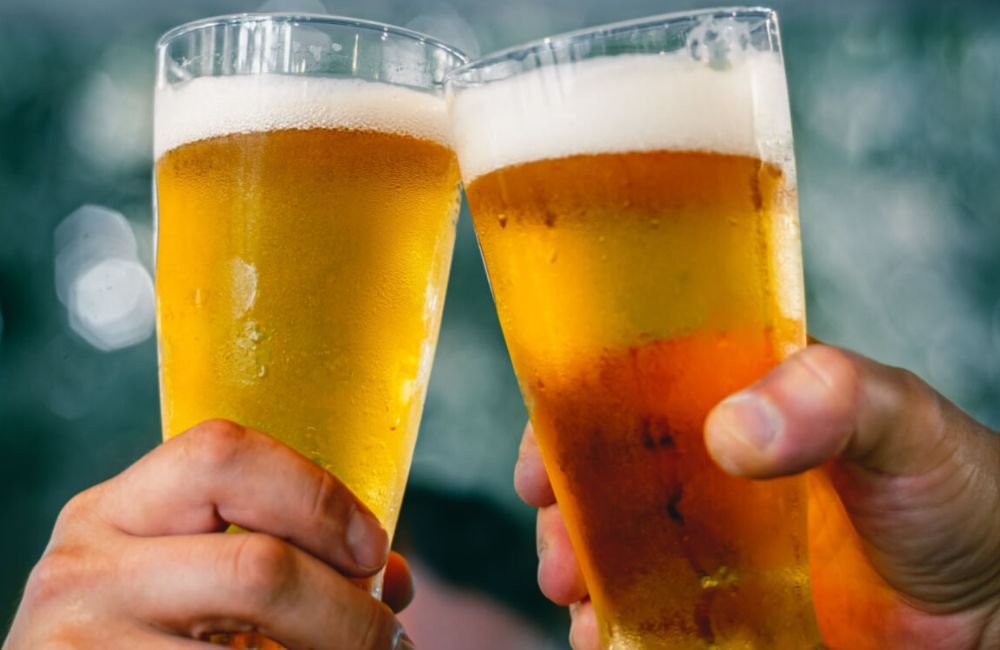 Cerveja faz bem ou mal à saúde? Nutricionista esclarece alguns mitos