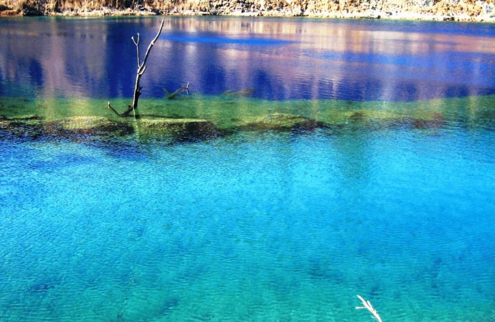 Conheça a maior cidade goiana em extensão com suas cachoeiras e um lago azul de tirar o fôlego