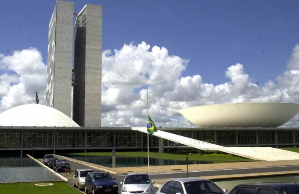 STF forma maioria para Congresso adequar número de deputados à população dos estados