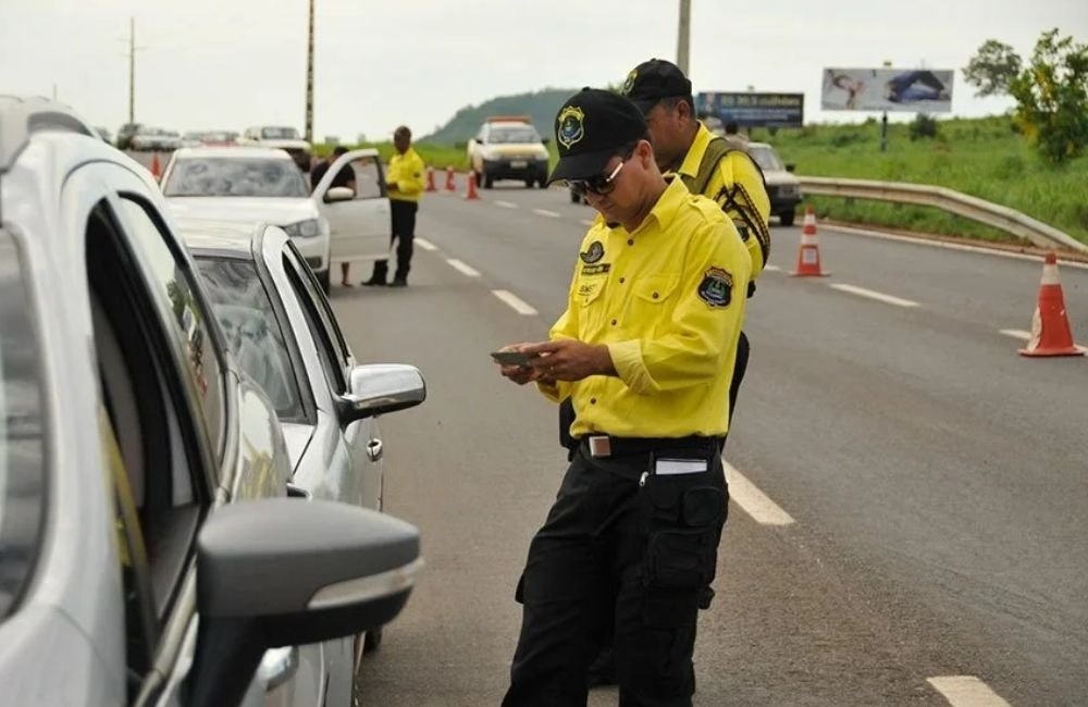 Com mais poderes, agentes de trânsito agora podem usar bafômetro para fiscalizar motoristas