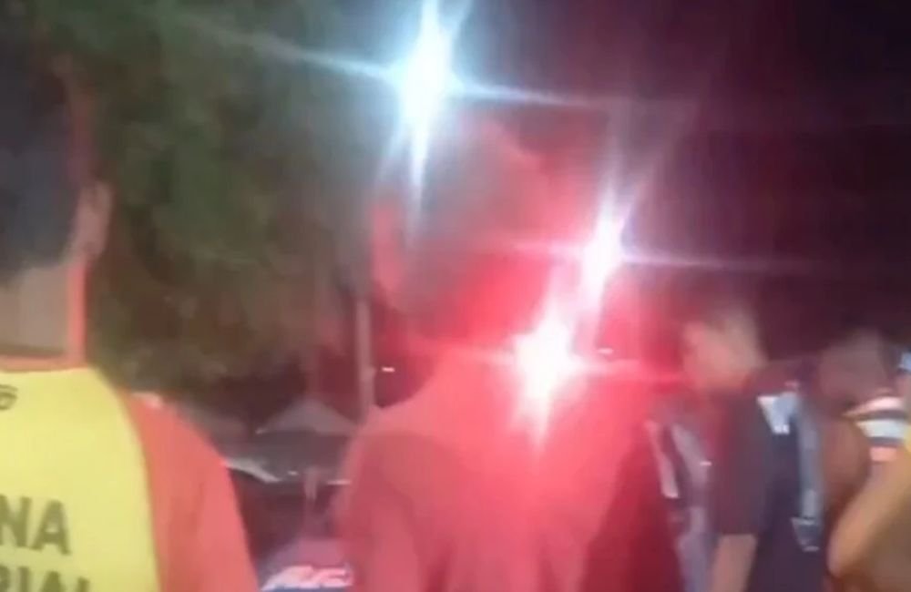 Homem esfaqueia três pessoas após a esposa ser importunada sexualmente