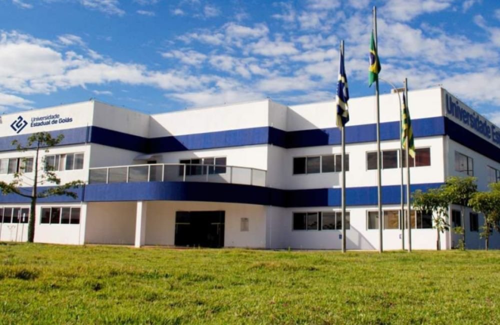UEG publica edital de concurso para professores