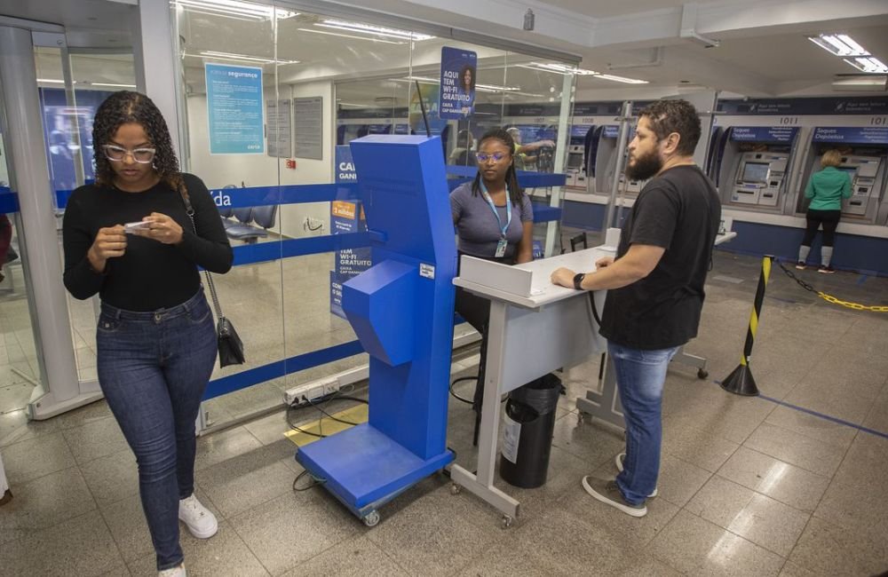 Governo sanciona Desenrola Brasil com limite para juros do cartão
