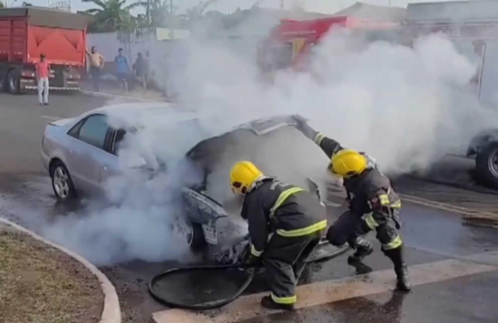 Incêndio em Veículo Audi A4 nas Proximidades do Lago Diacuí, em Jataí