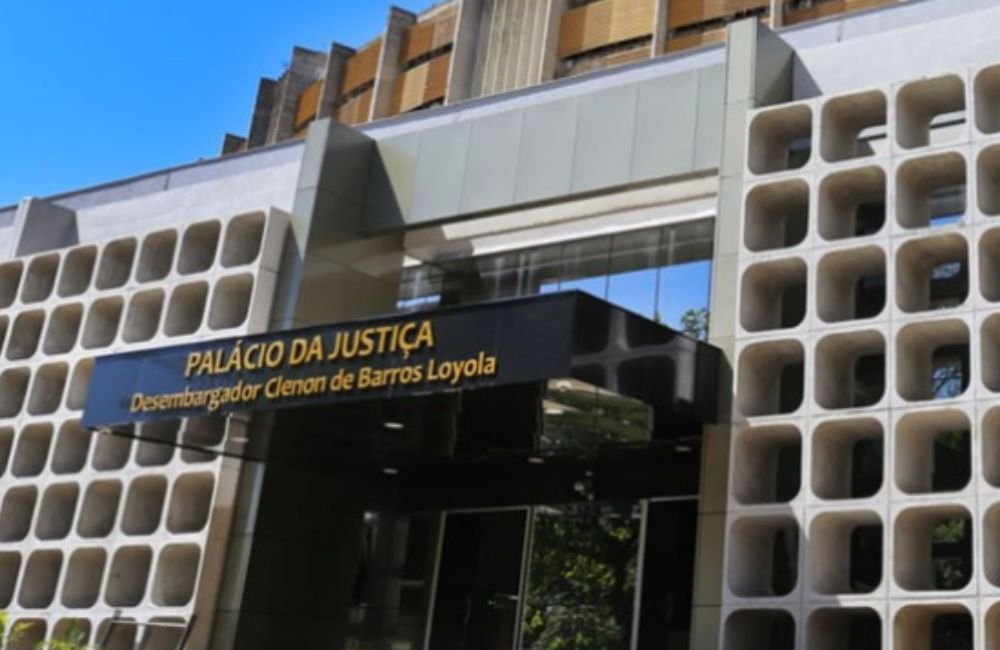 Advogado pede adiamento de audiência porque tinha horário com profissional do sexo, em Goiânia