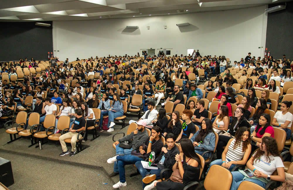 Registro Fotográfico: Aulão ENEM Dinâmico 2023 em Imagens que Revelam o Sucesso do Evento!