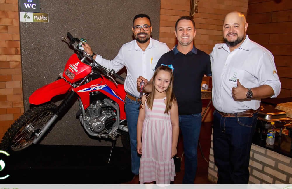 FOTOS | Grupo Catedral Prestigia Clientes em Jantar Especial no Rancho Tardezinha