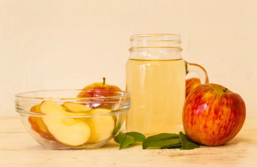 Beber água com vinagre de maçã emagrece? Entenda