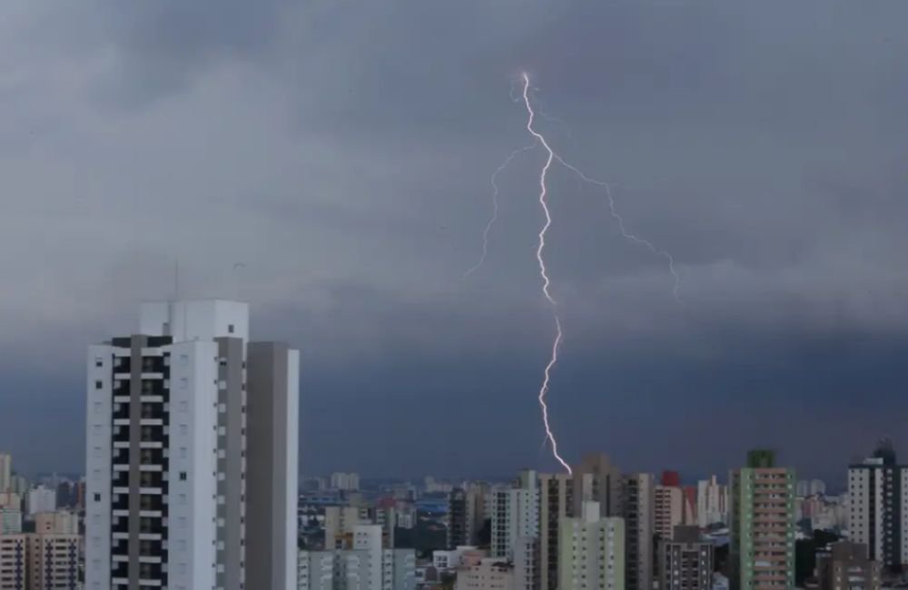 Em 2023, Equatorial registrou 10 milhões de raios em Goiás