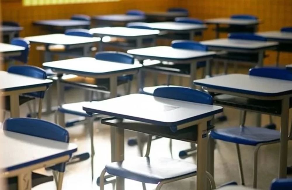 Escolas agora têm que exigir antecedentes criminais de professores