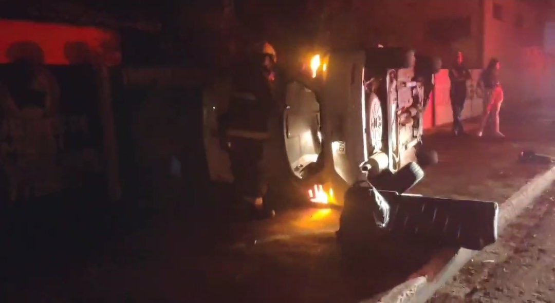 VÍDEO | Capotamento em Jataí: Corpo de Bombeiros Age Rápido e Resgata Vítima de Acidente na Vila Fátima