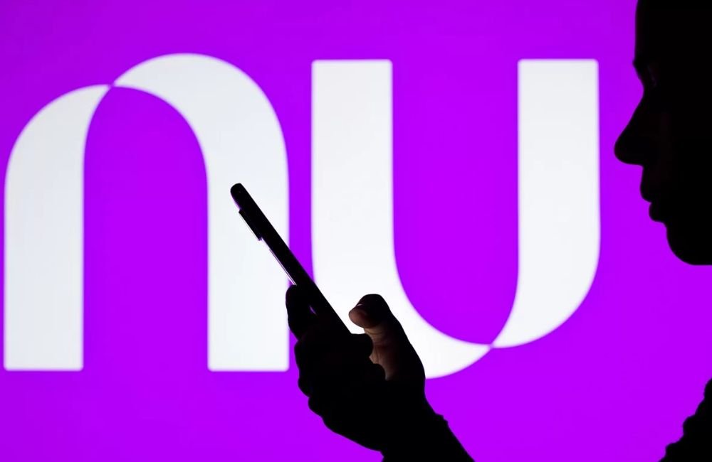 Golpe da falsa central do Nubank assusta clientes de bancos; entenda