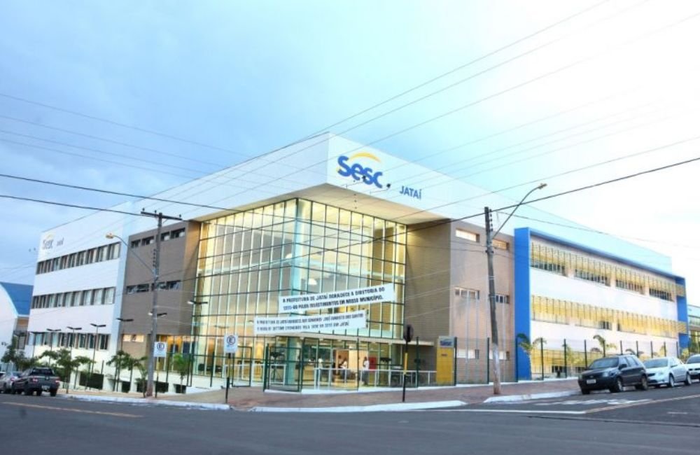Sesc e Senac Goiás anunciam vagas com salários de até R$ 3,4 mil