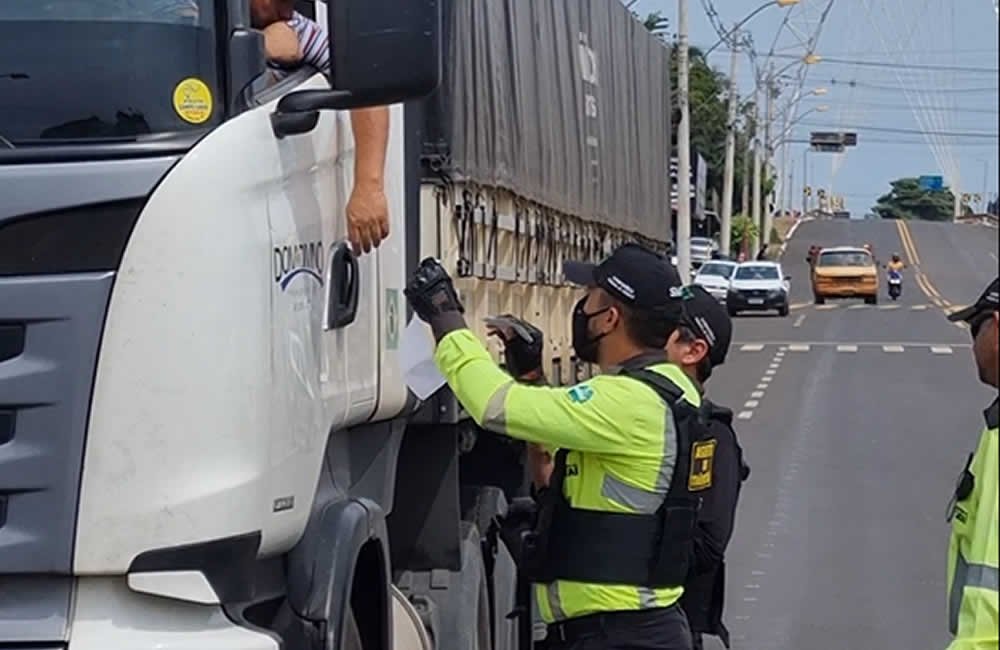 VÍDEO | Intensificação da Fiscalização: SMT e GCM Controlam Veículos Pesados na BR-158