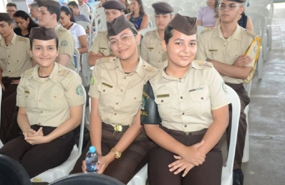 Alunos de colégios militares de Goiás terão bolsa de R$ 970 para compra de uniformes