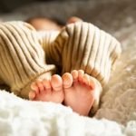 Mulher é presa suspeita de enterrar filho recém-nascido vivo em Goiás