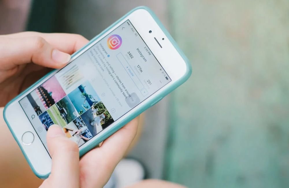 Pausa nas redes sociais reduz estresse e nos deixa mais felizes