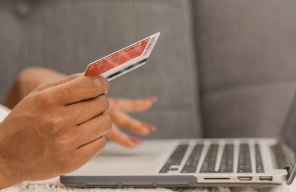Câmara aprova taxação de 20% para compras internacionais de até US$ 50