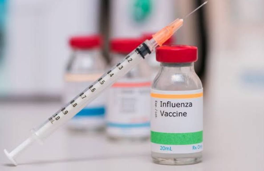 Vacinação contra a Influenza continua disponível para a população geral