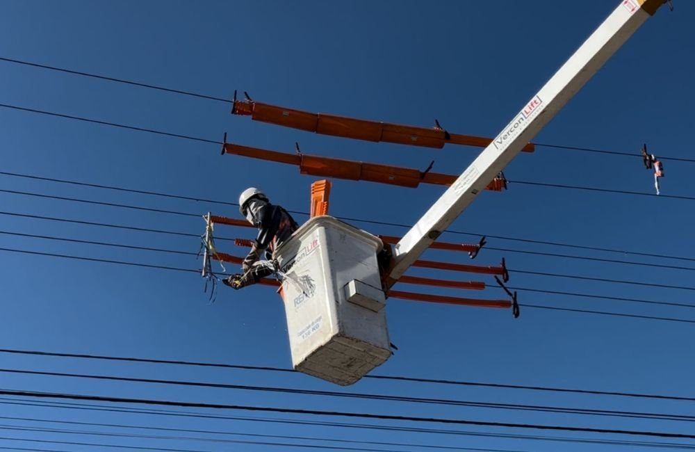 Brincadeira perigosa: Equatorial Goiás alerta sobre riscos de empinar pipa próximo da rede elétrica