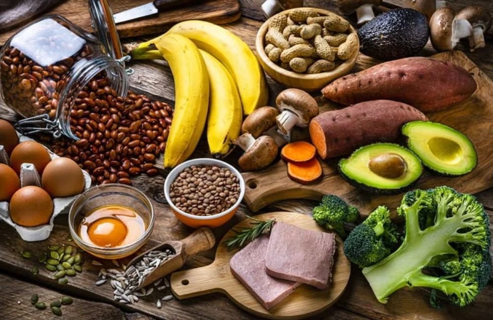 Engorda ou emagrece? Nutricionista explica 4 mitos sobre alimentação