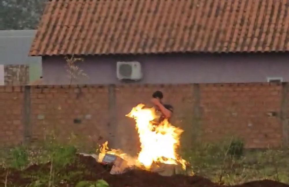 Moradora de Jataí flagra homem colocando fogo em terreno baldio no Residencial Flamboyant